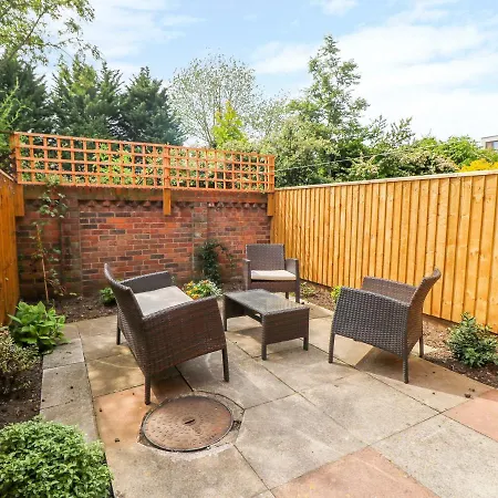 Holiday home 17 Fewster Way York
