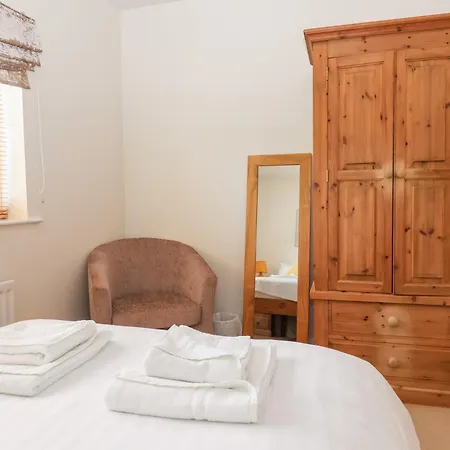 17 Fewster Way 別荘 *