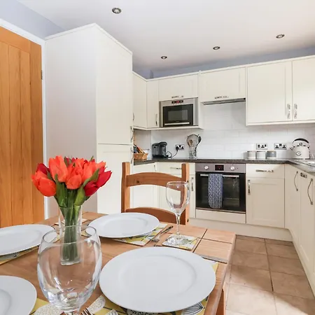 17 Fewster Way Tatil Evi York