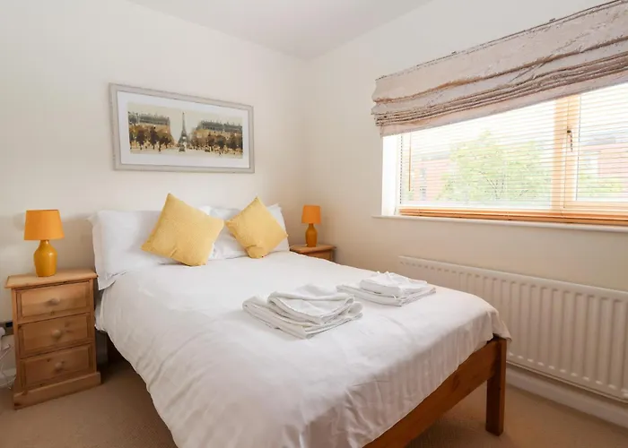 17 Fewster Way Holiday home