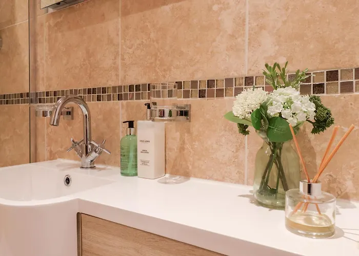 17 Fewster Way Йорк